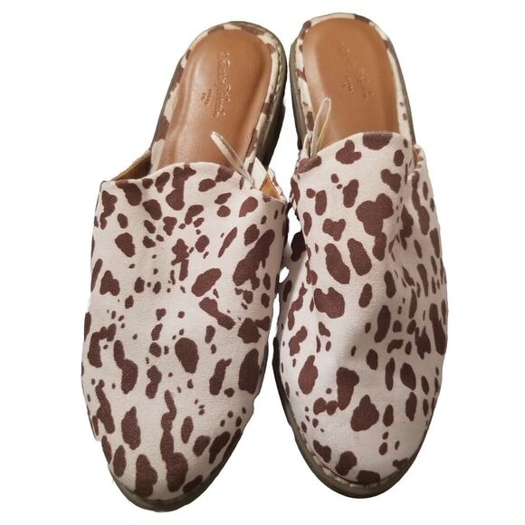 Universal Thread Shoes Womens Sz 6 Maura Mule Flats Cow Print Brown Slip On - Picture 1 of 5